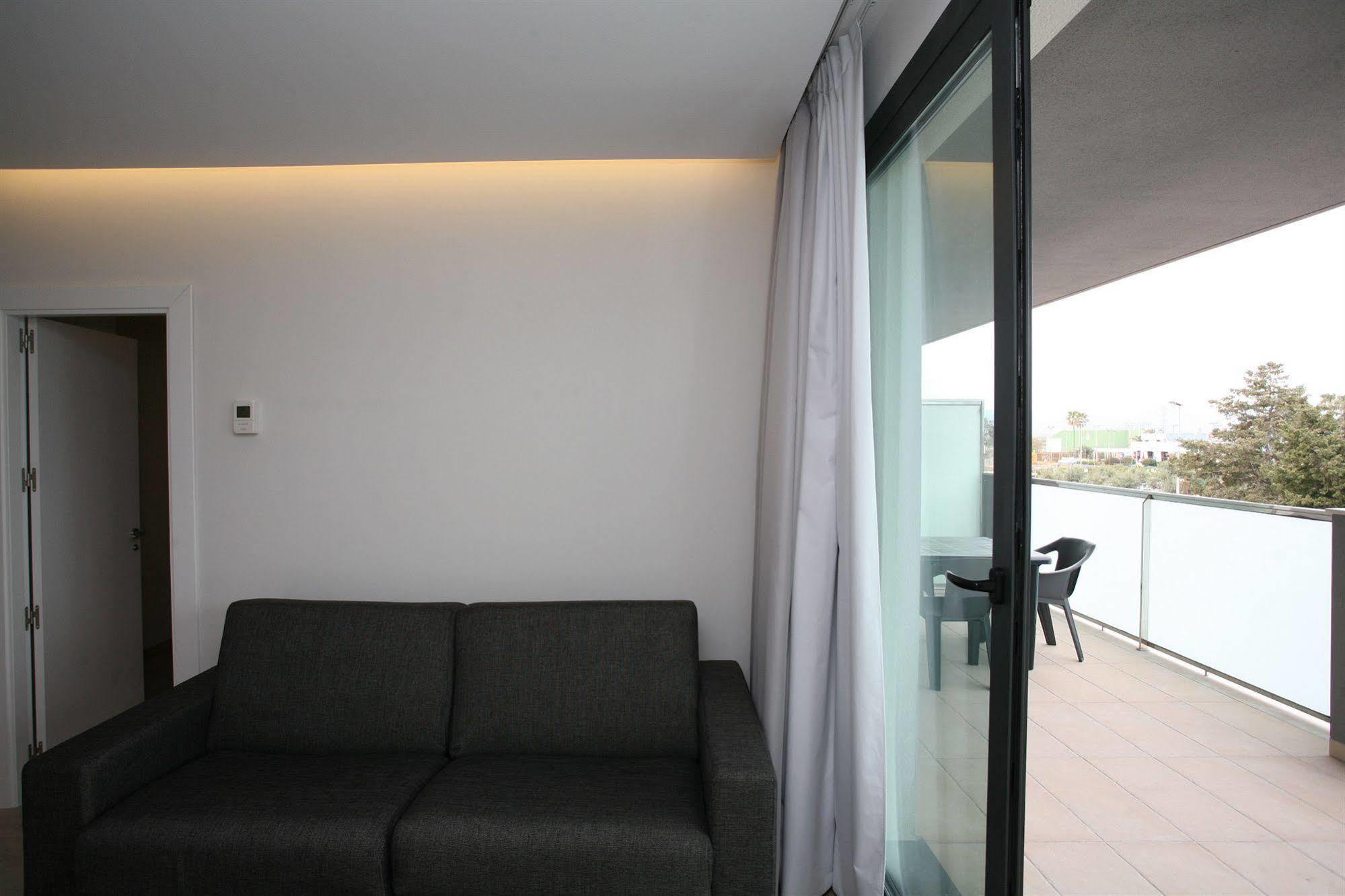 ApartHotel Playa Oliva Bagian luar foto